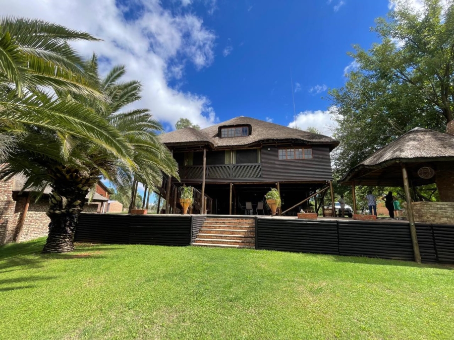 6 Bedroom Property for Sale in Christiana North West